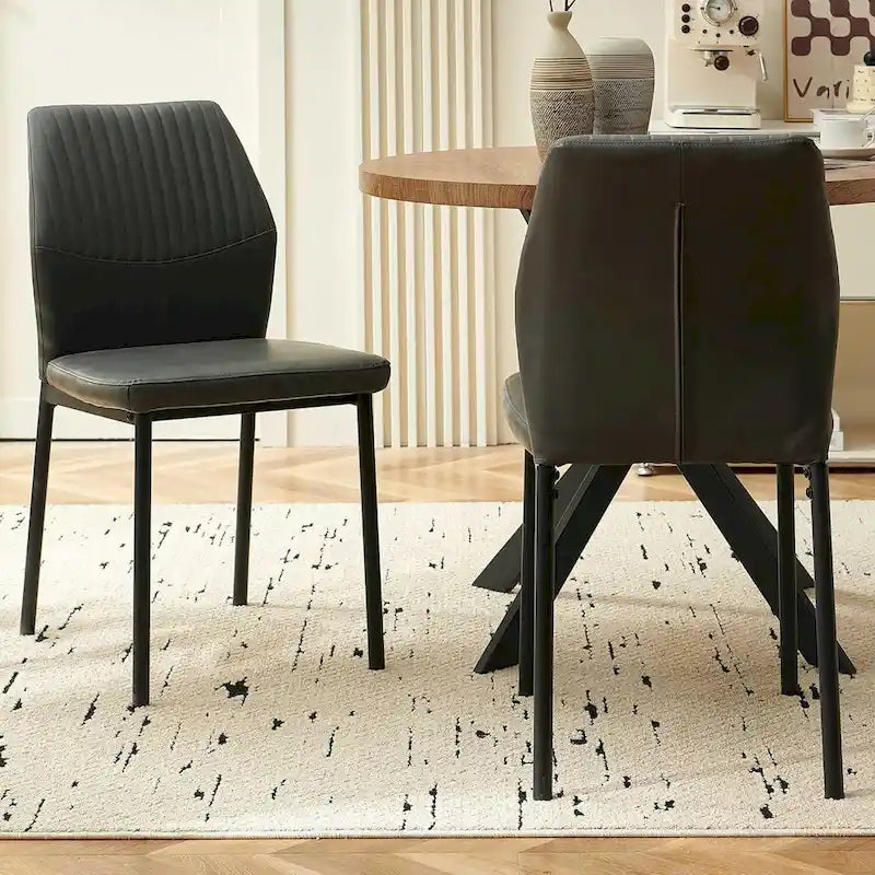 Sedia da pranzo imbottita con ecopelle e gambe in metallo