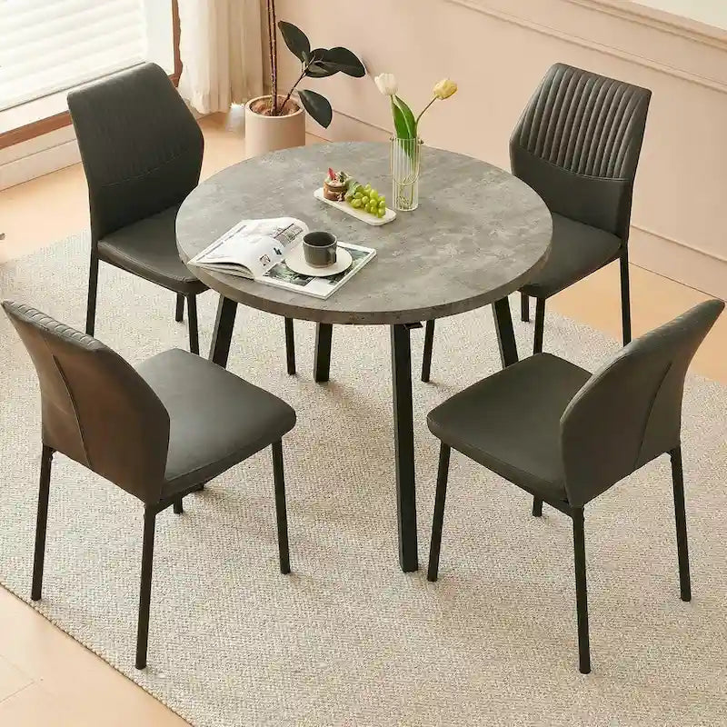 Sedia da pranzo imbottita con ecopelle e gambe in metallo