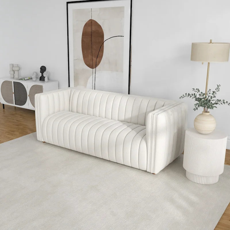 Modernes Bouclé-Sofa im Mid-Century-Stil mit fest gepolsterter Rückenlehne in Creme